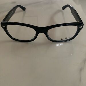 Brand new pair of rayban junior eyeglasses no script